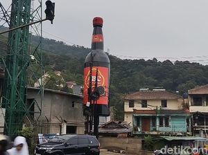 Tugu Botol Kecap di Puncak dan Kenangannya yang Begitu Melekat Tugu Botol Kecap di Puncak dan Kenangannya yang Begitu Melekat