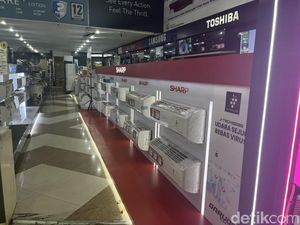 Penjualan AC Meningkat hingga 150 Unit Per Hari di Tengah Panasnya Surabaya Penjualan AC Meningkat hingga 150 Unit Per Hari di Tengah Panasnya Surabaya