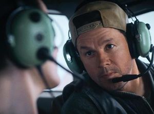 Flight Risk: Ketika Pembunuh Bayaran Menyamar Jadi Pilot