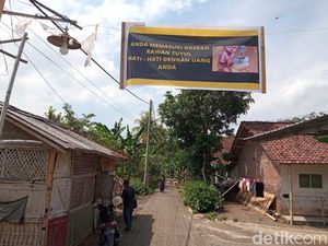 Imbauan Muspika Jember soal Warga Kompak Pasang Spanduk Peringatan Rawan Tuyul Imbauan Muspika Jember soal Warga Kompak Pasang Spanduk Peringatan Rawan Tuyul