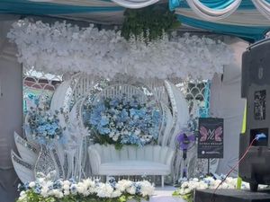 Pernikahan Viral Lengah Dikit Pindah Alam, Digelar Dekat Rel Kereta Pernikahan Viral Lengah Dikit Pindah Alam, Digelar Dekat Rel Kereta