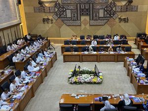 Menaker-Wamenaker Rapat Perdana di Komisi IX DPR, Nasib Sritex Dibahas Menaker-Wamenaker Rapat Perdana di Komisi IX DPR, Nasib Sritex Dibahas