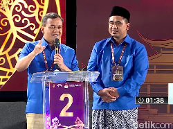 Video Yasin Senyum-senyum Disinggung Hendi soal Problem 324 Ribu Perumahan