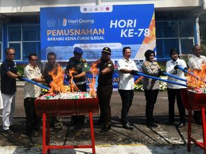 Barang Kena Cukai Ilegal Berakhir di Pembakaran Barang Kena Cukai Ilegal Berakhir di Pembakaran