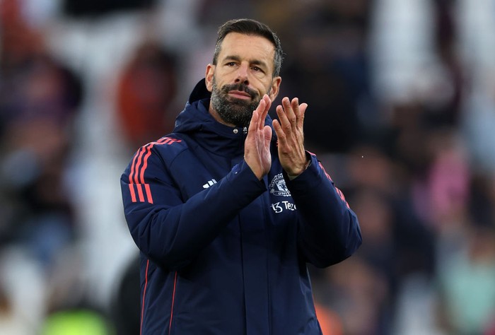 LONDON, ENGLAND - OCTOBER 27:  Ruud van Nistelrooy, assistant manager of Manchester United FC during the Premier League match between West Ham United FC and Manchester United FC at London Stadium on October 27, 2024 in London, England. (Photo by Eddie Keogh/Getty Images)