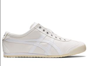 7 Rekomendasi Sneakers Putih untuk Wanita yang Modelnya Kekinian 7 Rekomendasi Sneakers Putih untuk Wanita yang Modelnya Kekinian