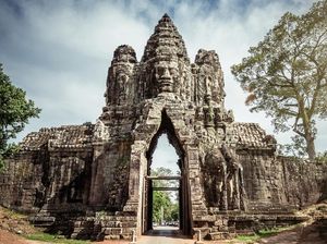 Benda Arkeolog Berharga Peninggalan Kekaisaran Khmer Ditemukan Dekat Angkor Wat Benda Arkeolog Berharga Peninggalan Kekaisaran Khmer Ditemukan Dekat Angkor Wat