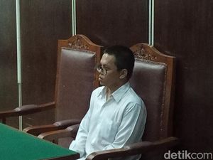 Mantan Satpam Menyesal, Mau Minta Maaf Langsung pada Ria Ricis Mantan Satpam Menyesal, Mau Minta Maaf Langsung pada Ria Ricis