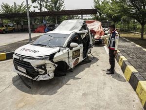 Video: Polisi Ungkap Kronologi Kecelakaan Mobil Kru TV One di Tol Pemalang Video: Polisi Ungkap Kronologi Kecelakaan Mobil Kru TV One di Tol Pemalang