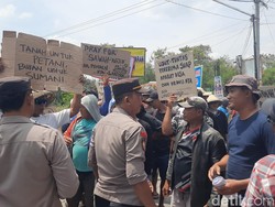 Warga Pati Demo Tolak Pabrik Pengolahan Limbah, Tuding Cemari Lingkungan