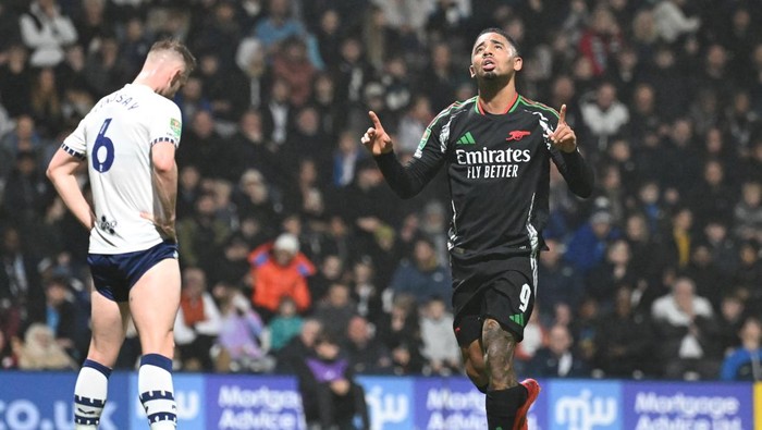 PRESTON, ENGLAND - OCTOBER 30: Gabriel Jesus celebrates scoring the 1st Arsenal goal during the Carabao Cup Fourth Round match between Preston North End and Arsenal  at Deepdale on October 30, 2024 in Preston, England. (Photo by Stuart MacFarlane/Arsenal FC via Getty Images)