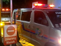 Iring-iringan Ambulans Antar Jenazah 3 Kru TvOne dari Pemalang