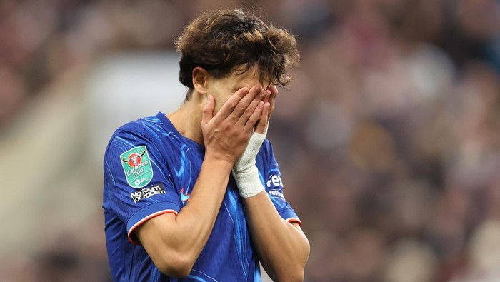 NEWCASTLE UPON TYNE, ENGLAND - OCTOBER 30: Joao Felix of Chelsea reacts during the Carabao Cup Fourth Round match between Newcastle United and Chelsea at St James Park on October 30, 2024 in Newcastle upon Tyne, England. (Photo by George Wood/Getty Images)