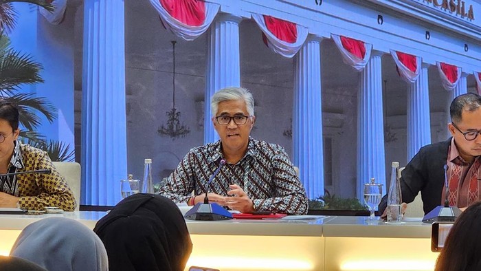 Juru Bicara Kemlu, Roy Soemirat Juru Bicara Kemlu, Roy Soemirat