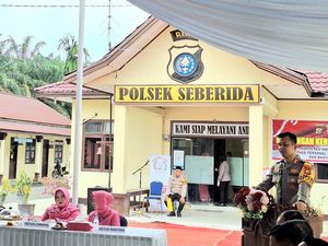 Kapolres Inhu Lawatan ke Polsek Jajaran Pastikan Personel Bekerja Profesional Kapolres Inhu Lawatan ke Polsek Jajaran Pastikan Personel Bekerja Profesional