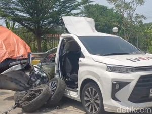Truk Seruduk Mobil TvOne hingga Tewaskan 3 Orang, Microsleep Bikin Fatal Truk Seruduk Mobil TvOne hingga Tewaskan 3 Orang, Microsleep Bikin Fatal