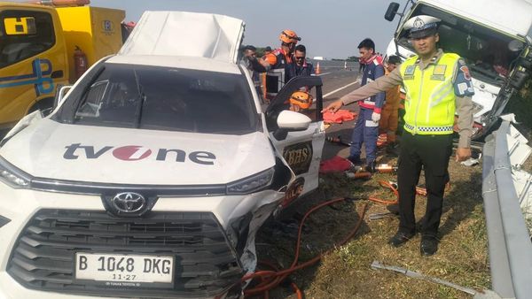 Kecelakaan Maut Mobil Tim TvOne Ditabrak Truk Rosalia di Tol Pemalang