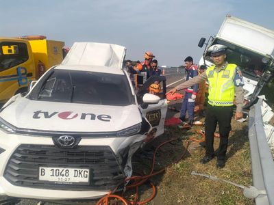 Kecelakaan Maut Mobil Tim TvOne Ditabrak Truk Rosalia di Tol Pemalang