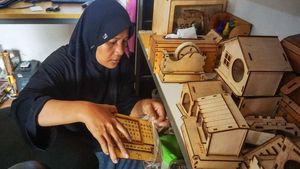 Kerajinan Kayu Asal Bekasi Ini Tembus Pasar Luar Negeri