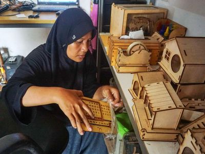 Kerajinan Kayu Asal Bekasi Ini Tembus Pasar Luar Negeri