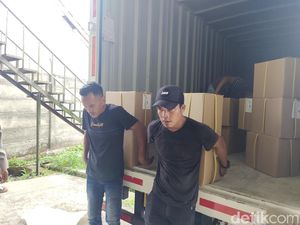 KPU Lebak Terima 2 Juta Surat Suara Pilkada 2024 KPU Lebak Terima 2 Juta Surat Suara Pilkada 2024