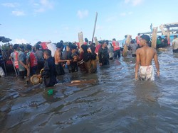 Jembatan Dilintasi Rombongan Paslon Pilkada Ambruk, 8 Orang Tewas