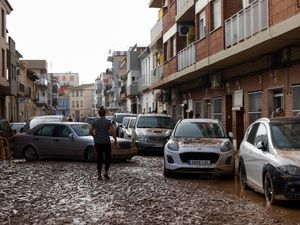 Usai Banjir Bandang, Valencia Bak Kota Mati