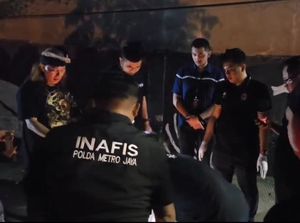 Momen Polisi Temukan Kepala Wanita yang Dimutilasi Fauzan Si Tukang Jagal Momen Polisi Temukan Kepala Wanita yang Dimutilasi Fauzan Si Tukang Jagal