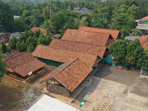 Video Rumah Adat Kranggan di Kampung Tertua Kota Bekasi Video Rumah Adat Kranggan di Kampung Tertua Kota Bekasi