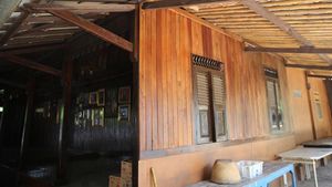 Potret Rumah Adat Sunda di Tengah Kota Bekasi, Terbuat dari Kayu Nangka