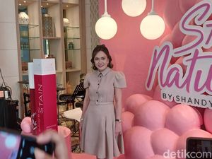Cara Shandy Aulia Menjaga Kecantikan Cara Shandy Aulia Menjaga Kecantikan
