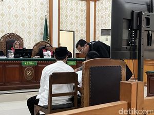 Dua Pria Lumajang Dituntut 2 dan 1,5 Tahun Bui gegara Simpan 1.486 Pil Koplo Dua Pria Lumajang Dituntut 2 dan 1,5 Tahun Bui gegara Simpan 1.486 Pil Koplo