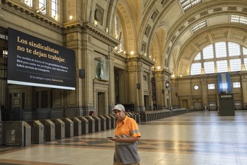 Stasiun Kereta di Argentina Kosong Imbas Pekerja Mogok Kerja