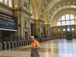 Stasiun Kereta di Argentina Kosong Imbas Pekerja Mogok Kerja