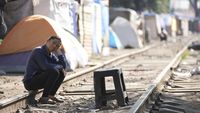 Tenda Migran Penuhi Bantaran Rel Kereta di Meksiko