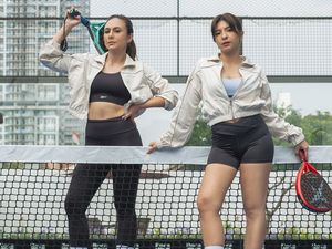 8 Gaya Sporty Selebriti Saat Main Padel, Olahraga Raket yang Lagi Nge-trend 8 Gaya Sporty Selebriti Saat Main Padel, Olahraga Raket yang Lagi Nge-trend