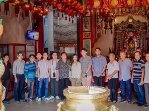 Berkunjung ke Klenteng Makassar, Seto Diminta Ciptakan Iklim Usaha Nyaman