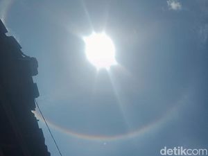 Fenomena Matahari Bercincin Muncul di Langit Bima Fenomena Matahari Bercincin Muncul di Langit Bima
