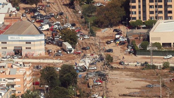 Foto Udara Kekacauan di Spanyol Setelah Banjir Mematikan