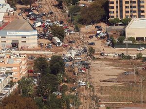 Foto Udara Kekacauan di Spanyol Setelah Banjir Mematikan Foto Udara Kekacauan di Spanyol Setelah Banjir Mematikan