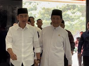 Video: Wapres Gibran Salat Jumat Ditemani Menag di Masjid Istiqlal