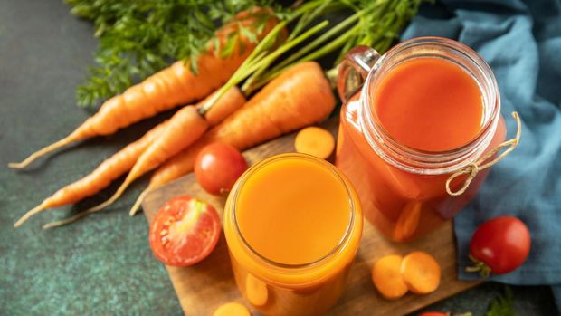 Ilustrasi jus tomat dan wortel