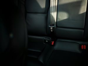 Penumpang Belakang Wajib Pakai Sabuk Pengaman atau Tidak? Ini Aturannya Penumpang Belakang Wajib Pakai Sabuk Pengaman atau Tidak? Ini Aturannya