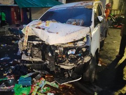 Pengemudi Innova Mabuk Seruduk Warung di Surabaya, 2 Orang Tewas