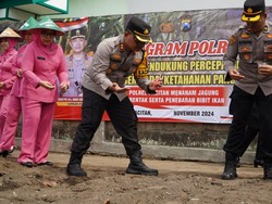 Dukung Swasembada Pangan, Kapolres Pacitan Siap Jadi Polisi Jagung
