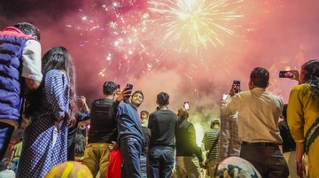 Kemeriahan Kembang Api Warnai Festival Cahaya Diwali di Kenya!