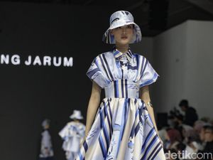10 Koleksi Benang Jarum di JFW 2025, Busana Tabrak Motif Estetik 10 Koleksi Benang Jarum di JFW 2025, Busana Tabrak Motif Estetik