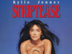 Kylie Jenner Jadi Demi Moore untuk Halloween, Tampil Nude Tak Perlu Kostum