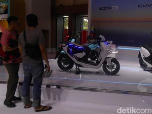 Respons Pengunjung Lihat Honda ICON e: dan CUV e: di IMOS 2024 Respons Pengunjung Lihat Honda ICON e: dan CUV e: di IMOS 2024