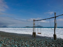 Blue Stone Beach di Ende, Keindahan Alam yang Belum Terjamah
